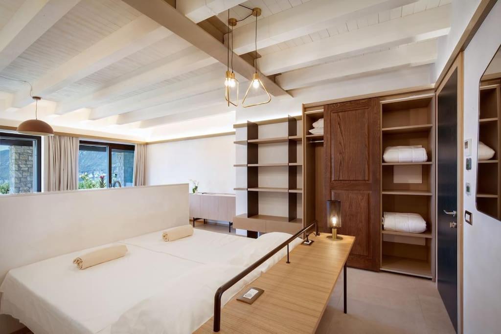 Villa Divina - Apt Prima Con Piscina E Vista Lago カステッレット・ディ・ブレンゾーネ エクステリア 写真