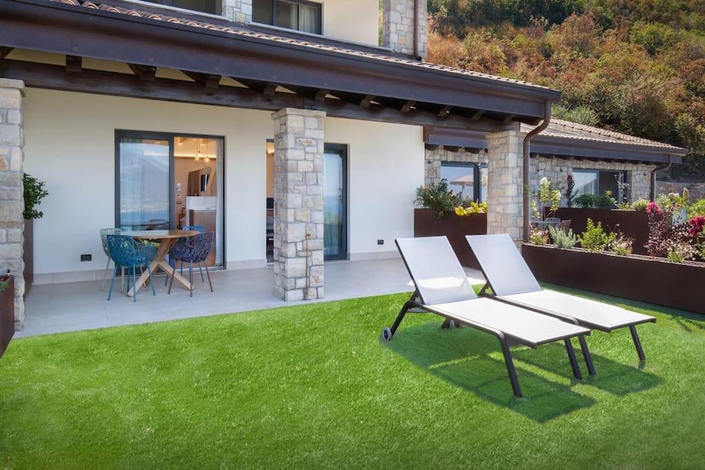 Villa Divina - Apt Prima Con Piscina E Vista Lago カステッレット・ディ・ブレンゾーネ エクステリア 写真