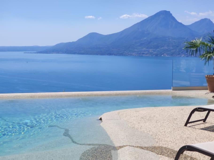 Villa Divina - Apt Prima Con Piscina E Vista Lago カステッレット・ディ・ブレンゾーネ エクステリア 写真