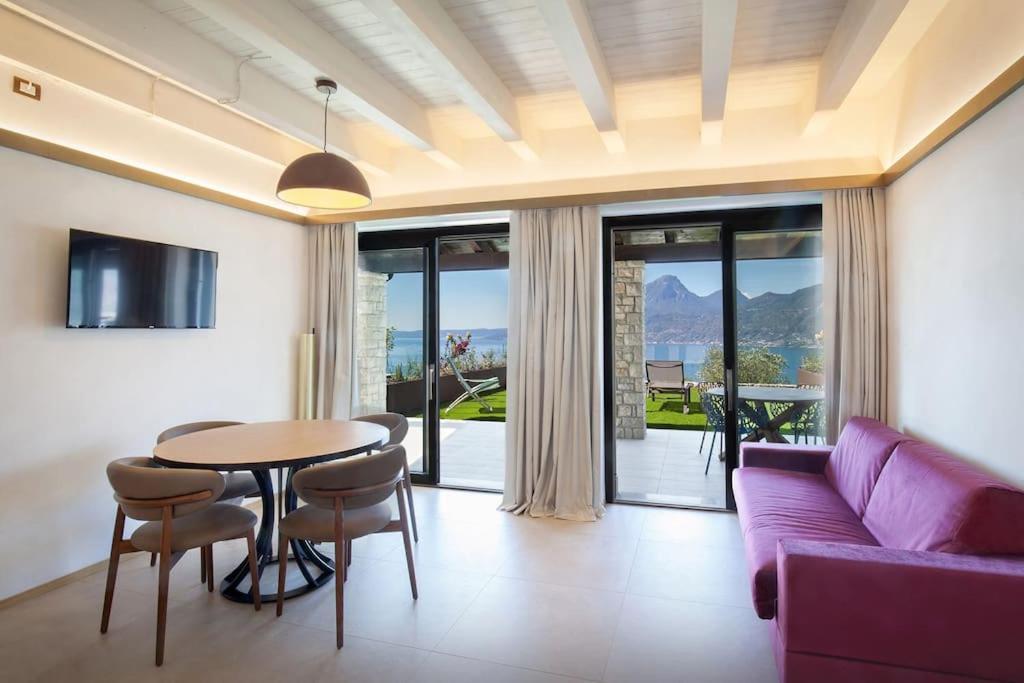 Villa Divina - Apt Prima Con Piscina E Vista Lago カステッレット・ディ・ブレンゾーネ エクステリア 写真